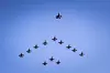 12. desember fløy tolv F-16 og to F-35 i stjerneformasjon over store deler av landet. Bilde: Martin Mellquist / Forsvaret