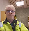 Jan Harald Bakke, ingeniør og vassdragsteknisk ansvarlig i Eidefoss vannkraftverk, mener at Bane Nors nylige sikringstiltak har bidratt til problemene ved Otta bru. Foto: Privat