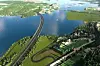 Ny E16 og Ringeriksbanen skulle etter planen møtes her, ved Sundvollen i Buskerud. Etter et par måneder på innbytterbenken, er dobbeltsporet nå tilbake i Nasjonal transportplan.