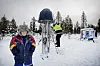 OPTIMIST: Grunneier Arne Michelsen sier jorda er skrinn i skogen hans, og han er fornøyd med at prosjektleder Ola Børke og Austri Vind planlegger vindpark på eiendommen hans.