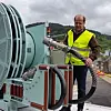 Miljøsjef Even Husby har vært en pådriver for utbygging av landstrøm til de fleste skipstyper, her med en plugg for offshoreskip, samt innføring av miljøindeks (EPI). Foto: Susanne Rislå Andersen