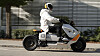 BMWs konseptscooter har utradisjonell design.