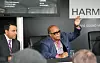 Quincy Jones sammen med Harman Kardons toppsjef Dinesh Paliwal (Foto: Dag Yngve Dahle).