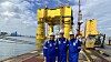 Ingelin Herland og Magnus Johannesen på verftsbesøk for å se på en HVDC-plattform som skal fraktes til Haugesund.