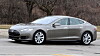 Tesla har utstyrt bilene sine med mulighet for delvis å kjøre seg selv.