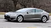 Tesla har utstyrt bilene sine med mulighet for delvis å kjøre seg selv.