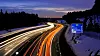 Mørkekjøring med LED-lys/ledelys på ny E6 sør for Minnesund i Akershus.E6 mellom Dal og Kolomoen er forsøksstrekning for denne teknologien. Del av prosjektet E6 Gardermoen - Biri. Foto: Knut Opeide, Statens vegvesen
