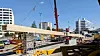 Kjernen i løsningen er brukassene av limtre. De måler 2000x900 mm, og er 20 meter lange.