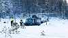 Statens havarikommisjon (SHK) gjennomførte tekniske undersøkelser av Bell 412-helikopteret før det ble fraktet til Rygge. Foto: Fabian Helmersen / Forsvaret