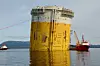 I en omfattende operasjon ble understellet snudd opp i stående stilling. Foto: Eva Sleire/Statoil