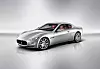 NYTT: Maserati GranTurismo er en helt ny bil med plass til fire personer. Under panseret sitter en 4,2 liters V8-motor. Selskapet tilbyr også firedørsmodellen Quattroporte.