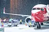Avinor venter mye snø mandag og har bemannet opp.
