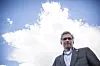 UV-varsel: En liten mynt i jakkekragen lager lyd når Vidar Mortensen i norske Sunsense bør finne skygge.