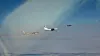 Ilyushin Il-78 «Midas» etterfyller en Tupolev Tu-95 «Bear» i selskap med en norsk F-16 i juli 2006. Foto: 331/332 skvadron