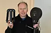 Bjørn Holte med to av kjerneproduktene Hedgehog Dryer har utviklet. Foto: Gunhild Haugnes