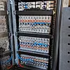 Batteriskapet gir reservestrøm nok til å dekke alle familiens primærbehov. Som gaming og TV-serier. Foto: Håkon Nilsen