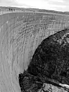 – Selv om vi ser på sand som noe naturlig det alltid vil være nok av, har vi snart tatt ut de sandressurser som er lett tilgjengelige. MULIG: I Førrevassdammen, som er Norges største dam, er det kun brukt knust tilslag.