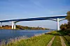 Modell av den ferdige brua over kanalen. Illustrasjon: Deges
