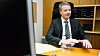 Oslo 20161220. Påtroppende olje- og energiminister Terje Søviknes (Frp) prøver ut stolen på kontoret i olje- og energidepartementet tirsdag kveld. Foto: Audun Braastad / NTB scanpix
