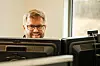Carl Christian Strømberg i Solcellespesialisten har full kontroll på hva solstrømpotensialet er for ulike steder i Norge. Foto: Delta V