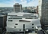 Kunstmuseet SF MOMA er tegnet av det norske arkitektkontoret Snøhetta.