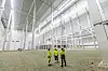 Datasentre gir flere ansatte per megawatt enn tradisjonell tungindustri. Likevel skapes et bilde av øde haller som bare suger strøm, skriver Hilde Rønningsen. T1 Energy ønsker å selge fabrikkhallen i Mo i Rana til et datasenter.
