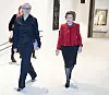 – Jeg er så heldig å være styreleder i Nasjonalmuseet, sier Maria Moræus Hanssen. Her er hun sammen med dronning Sonja under en utstillingsåpning i 2023. Foto: Terje Pedersen/NTB