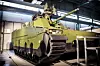 Denne CV90 stormpanservogna (SPV2) er den første serievogna som BAE Systems Hägglunds leverte til Forsvarets logistikkorganisasjon tirsdag.