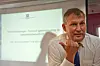 Olje- og energiminister Terje Riis- Johansen tilbyr 50 utvinningstillatelser.