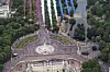 Her flyr Red Arrows over Buckingham Palace i London i forbindelse med feiringen av Royal Air Forces hundreårsjubileum i 2018.