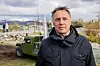 Forsvarsminister Tore Sandvik på Ørland i mai.