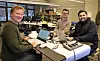 Professor Kjetil Nordby (tv) og forskerne Jon Fauske og Sahil Mathur får input og hjelp fra brukere over hele verden. Foto: Tore Stensvold