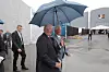 GODT HUMØR: Litt regn satte ingen stopper for rundturen.