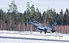 F-16 som doneres til Ukraina får ikke brukes til operasjoner over russisk luftrom, sier en talsperson for Pentagon. Bildet viser en norsk F-16B som foretar en touch and go på østre rullebane på OSL.