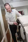 De tre magnetene kan justeres i ulike høyder og retninger for å tilpasses skrogenes kurve eller skader.