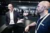 Jon Nypan (t.v.) i Radionor og Sigurd Harsheim i Nammo. På bordet står stridshodet som Nammo bidrar med. Foto: Eirik Helland Urke