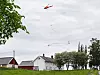 Med kraft fra en gocart-motor som henger mellom den sekskantede strukturen og helikopteret dannes et elektromagnetisk felt. Emerald Geomodelling bruker dataene til å lage 3D-modeller av grunnforholdene. Foto: Joachim Seehusen