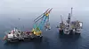 Her løfter Saipem 7000 gassbehandlingsenheten til Dvalin-feltet opp på Heidrun-plattformen. Enheten veier 3500 tonn. Løftet ble gjort på tre timer.