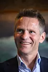Administrerende direktør Engebret Dahm i Klaveness Combination Carriers skal kutte klimagassutslippene fra flåten med 45 prosent innen 2030 målt mot 2018-tall. Foto: Tore Stensvold