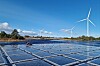 Testperioden for det flytende solkraftverket er i første omgang to år. Enova har bidratt med 1,7 millioner kroner.