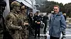 Forsvarsminister Frank Bakke-Jensen besøkte Sjøforsvaret for første gang i oktober 2017, om bord på fregatten KNM Roald Amundsen, et drøyt år før ulykken med søsterskipet KNM Helge Ingstad.