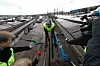 BREMS: Banesjef Per Herman Sørlie med sporbremsene ('bjelkebrems') som vanligvis brukes til å kontrollere farten på togene.