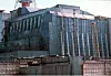 Den fjerde reaktoren i Tsjernobyl har blitt pakket inn i en såkalt sarkofag i håp om at det skal hindre ytterligere radioaktiv stråling. Foto: Pressfoto/NTB Scanpix