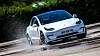 Bilsalget falt betydelig i Europa i april, men elbilandelen ble historisk høy. Tesla er blant vinnerne i andeler.