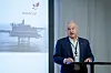 Konsernsjef Anders Opedal deler ut mindre utbytte til Equinor-aksjonærene.