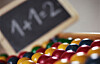 Kuleramme. Tavle. Matematikk. Matte. Regning. Regneferdigheter. Matematisk kompetanse. Mattekunnskaper. Realfag. Utdanning. Studier. Ingeniører. Sivilingeniører. Økonomer. Universitet. Høyskole.