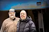 Stein Kyrre Monsen og Erik Michelsen mener at de er ferd med å revolusjonere ølbryggingen. Foto: Paal Kvamme