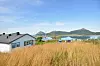 De kommunale eldreboligene ligger i idylliske omgivelser, men er nedslitte.