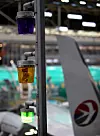 På Renton produseres 737-flyene etter Lean-prinsipper. Dette grønne lyset signaliserer at alt er ok på denne arbeidsstasjonen med et China Eastern-fly.