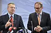 Nokias nye sjef, Stephen Elop (t.v.) og styreformann Jorma Ollila var vel forlikt i 2010. Foto: MARKKU ULANDER